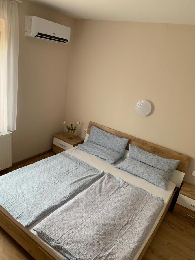 Zsuzsa Apartman Hajduszoboszlo Luaran gambar
