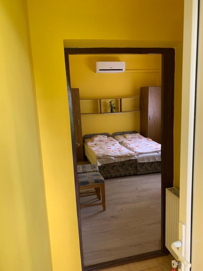 Zsuzsa Apartman Hajduszoboszlo Luaran gambar
