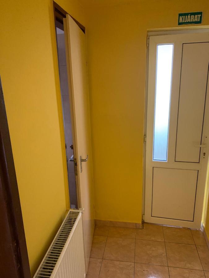 Zsuzsa Apartman Hajduszoboszlo Luaran gambar