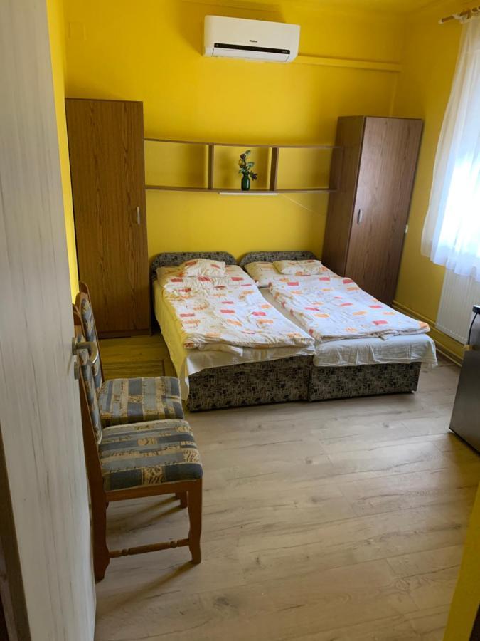 Zsuzsa Apartman Hajduszoboszlo Luaran gambar