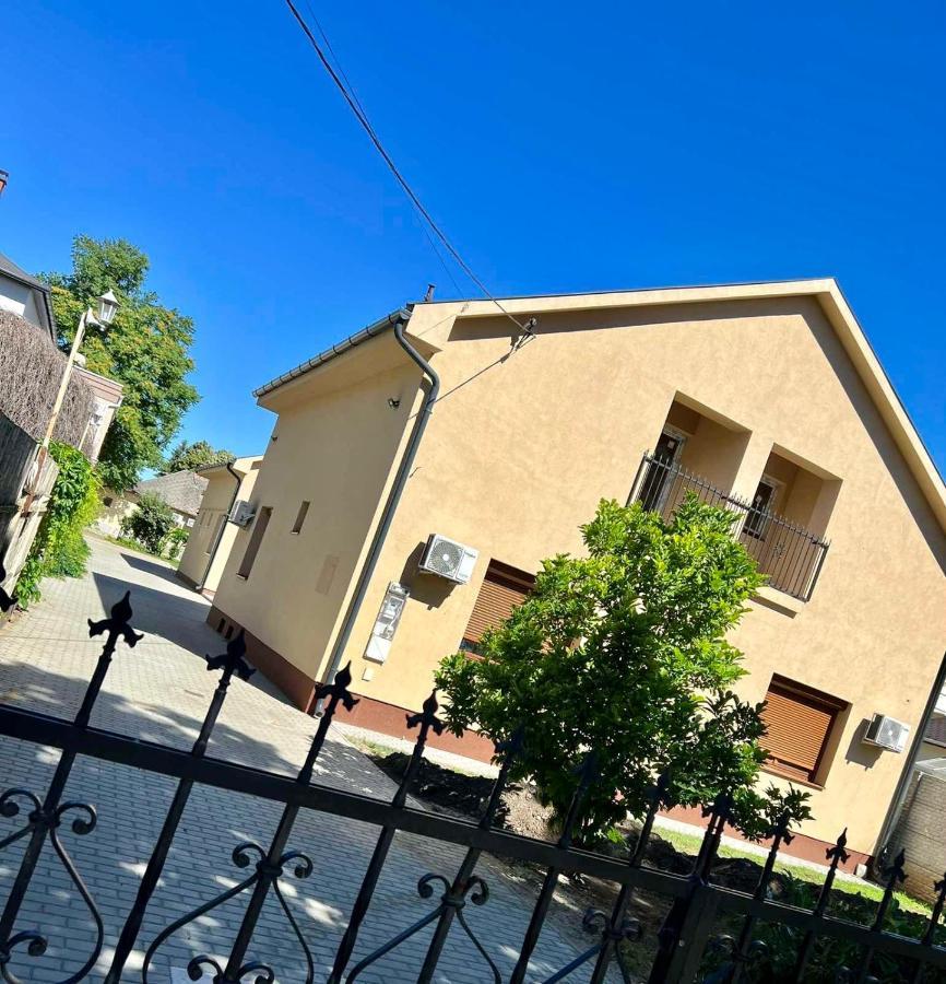Zsuzsa Apartman Hajduszoboszlo Luaran gambar