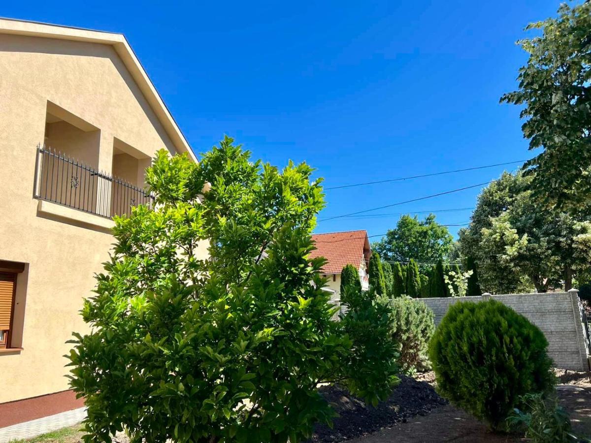 Zsuzsa Apartman Hajduszoboszlo Luaran gambar