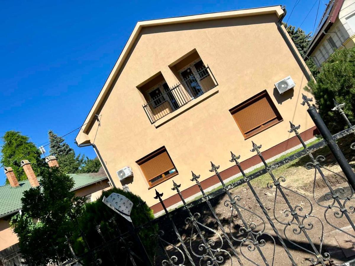 Zsuzsa Apartman Hajduszoboszlo Luaran gambar