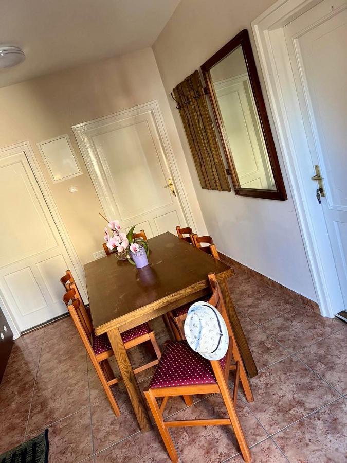 Zsuzsa Apartman Hajduszoboszlo Luaran gambar