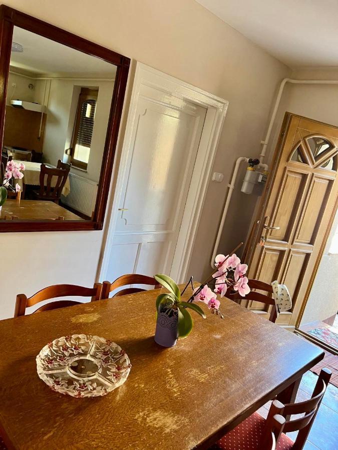 Zsuzsa Apartman Hajduszoboszlo Luaran gambar