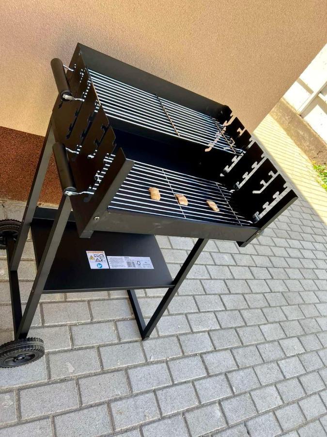 Zsuzsa Apartman Hajduszoboszlo Luaran gambar